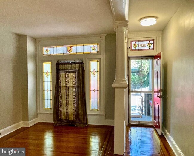 Foto del edificio - 2712 N Howard St