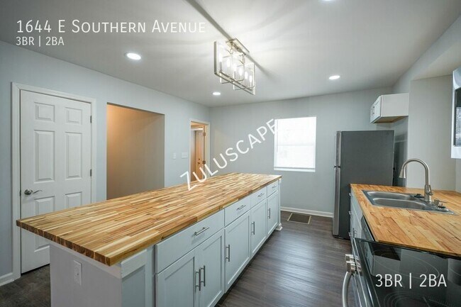 Foto del edificio - 1644 E Southern Ave