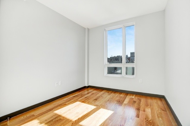 Primary Photo - 268 Metropolitan Ave