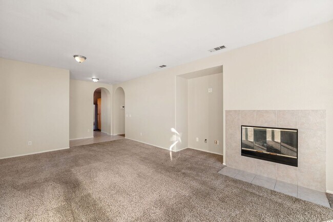 Foto del edificio - Beautiful Corner Home