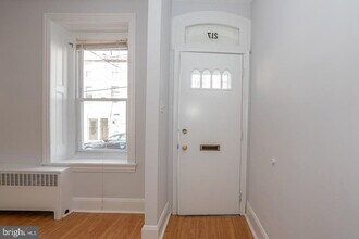 Building Photo - 217 Dupont St