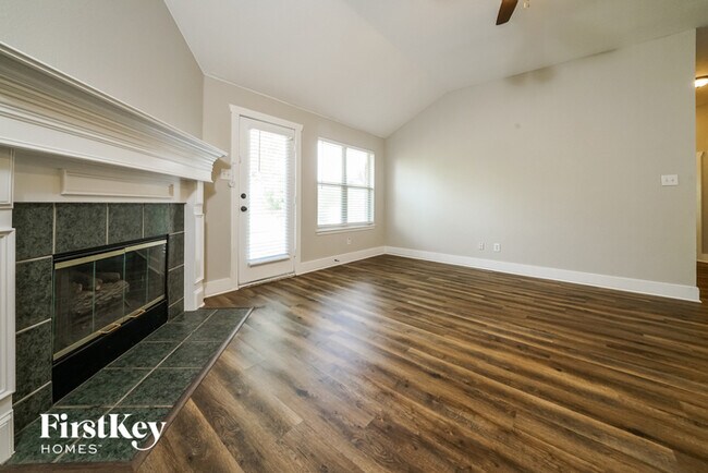 Foto del edificio - 11921 Hickory Cir