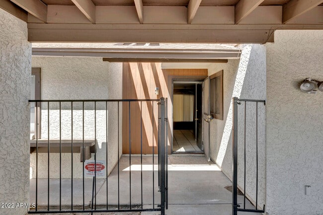 Foto del edificio - 4573 W McLellan Rd