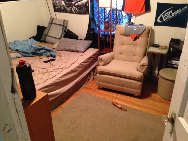 Building Photo - 1910 Iowa St