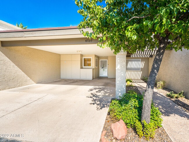 Foto del edificio - 4939 N 43rd St