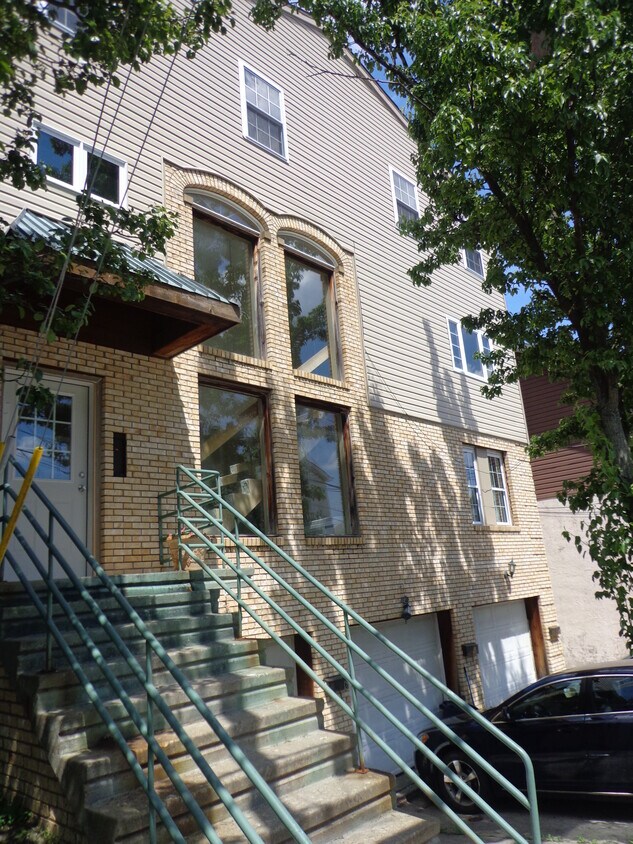 6 Prospect St Unit 6 prospect st, Pittsburgh, PA 15211 Condo for Rent