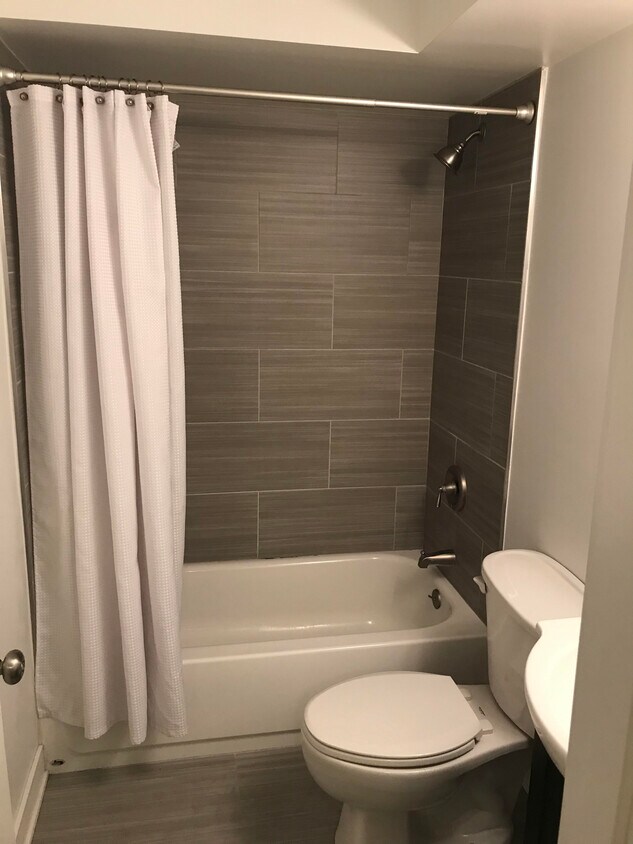 Bathroom - 1480 Busse Rd