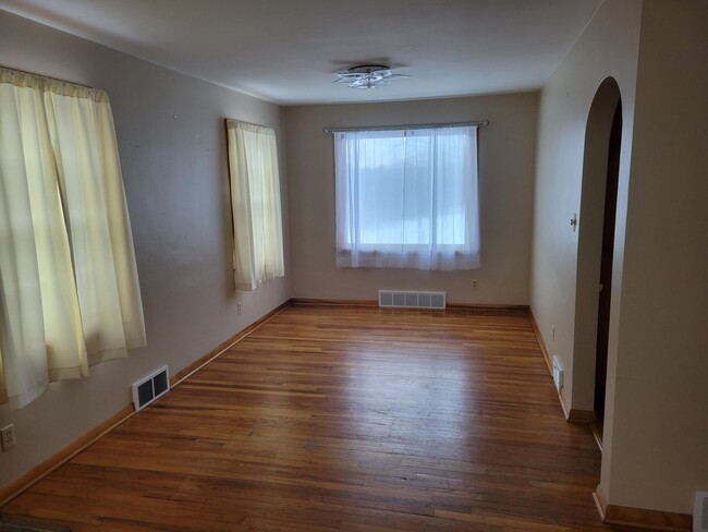 Dining Room - 4429 Tippecanoe Rd