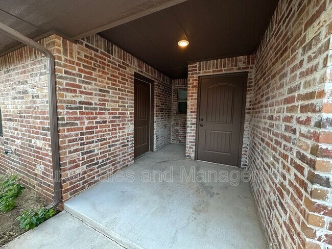 Foto del edificio - 412 Chalk Hill Ct