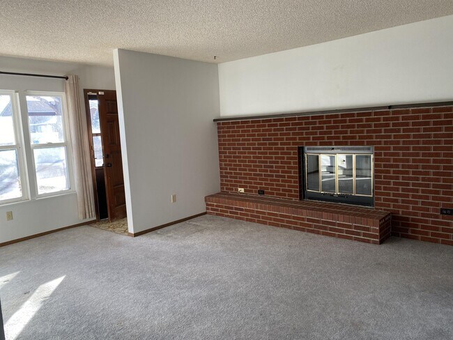Building Photo - 3208 Bevans St