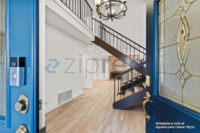 Foto del edificio - 2025 Park Royal Dr