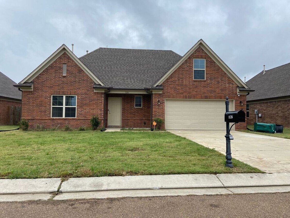 Primary Photo - Enjoy Country living with a city feel!