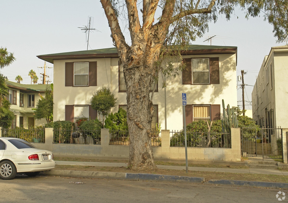 Building Photo - 1612 S St Andrews Pl