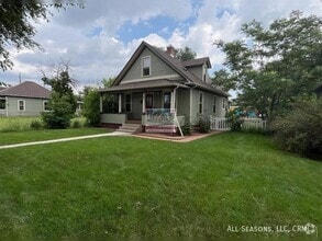 Building Photo - 821 S Cascade Ave
