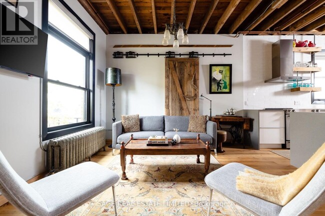 Photo du bâtiment - 927 Bathurst St