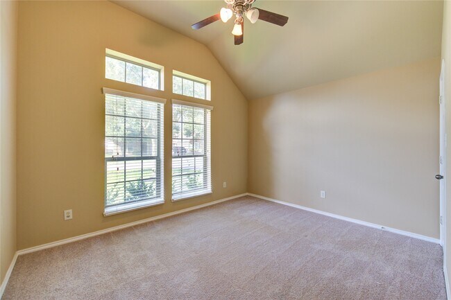 Foto del edificio - 5615 Stoneridge Ct