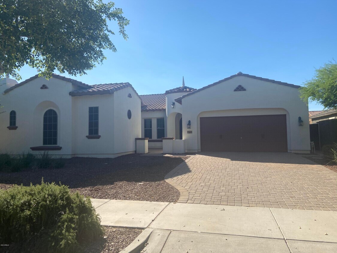 Primary Photo - 20827 W Eastview Way