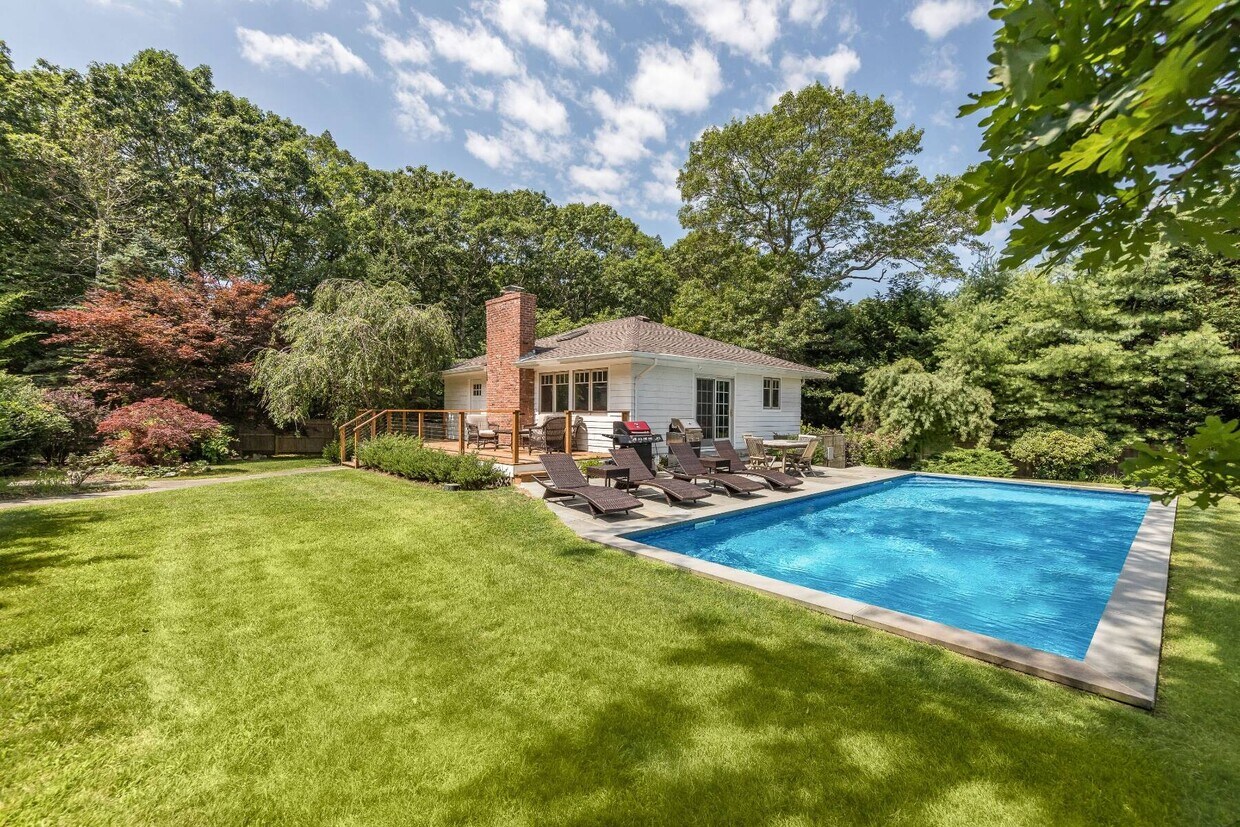 Primary Photo - 27 Harbor View Dr