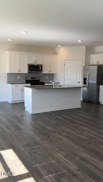 Building Photo - 852 Bullhorn Dr