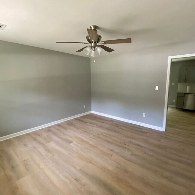 Building Photo - Completely Remodeled