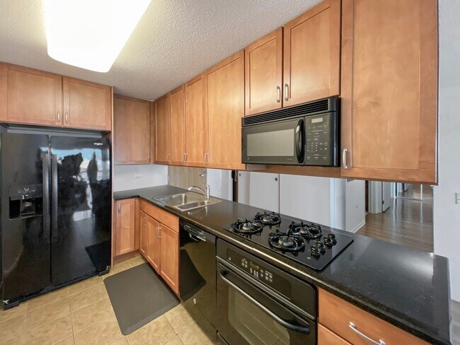 Foto del edificio - 9655 Woods Dr