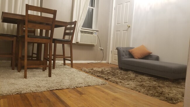 Foto del edificio - 324 E 50th St