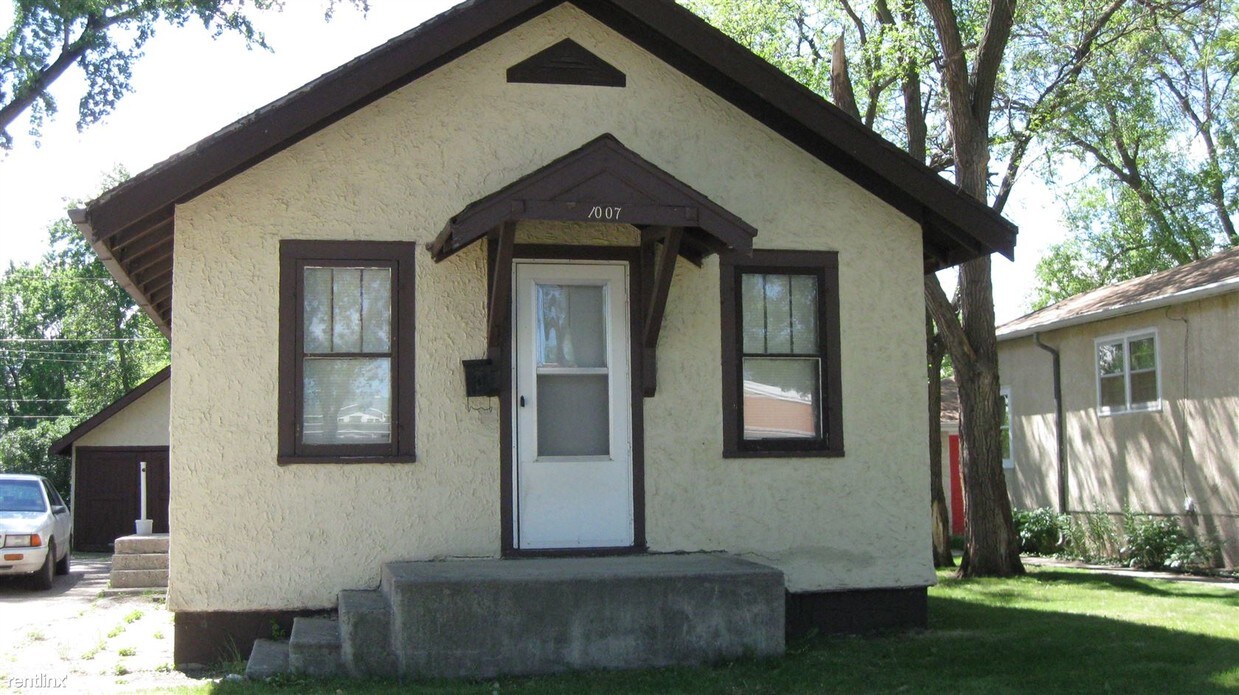 Primary Photo - 1007 5th Ave NE