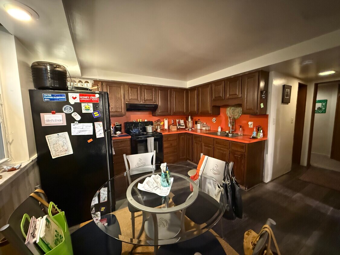 Building Photo - 811 5th St