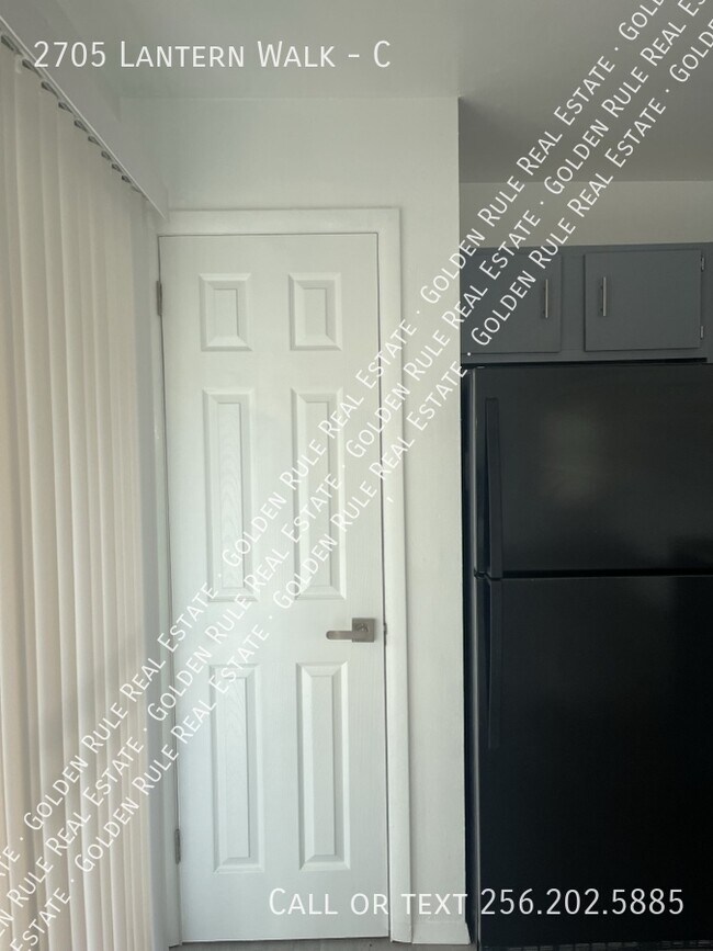 Foto del edificio - 2705 Lantern Walk SE