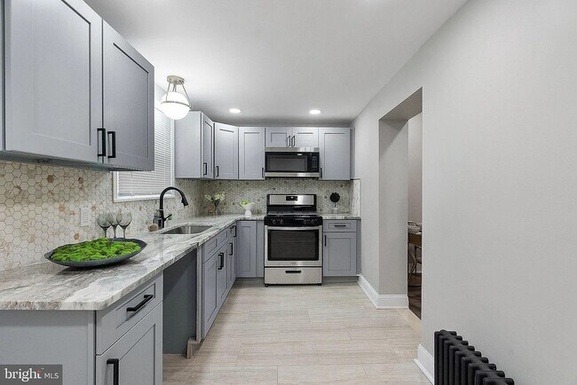 Foto del edificio - 22 N Front St