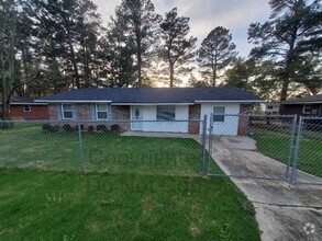 Building Photo - 2517 W Kensington Dr