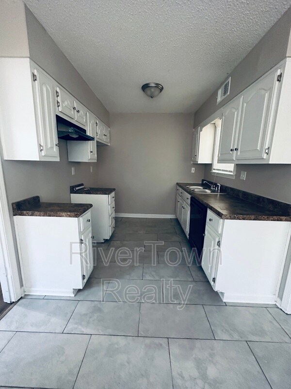 Foto del edificio - 2864 Whitney Ave