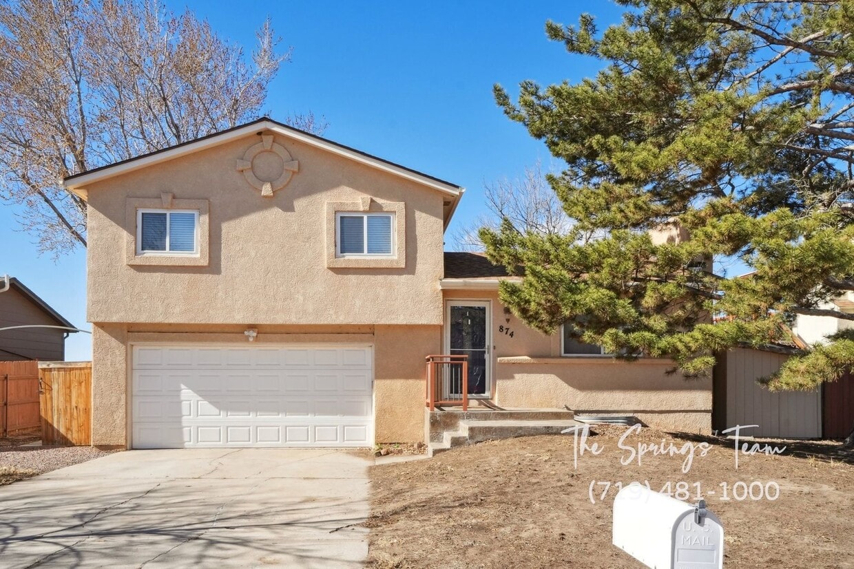 Primary Photo - Inviting 3BD Home with Spacious Layout and...