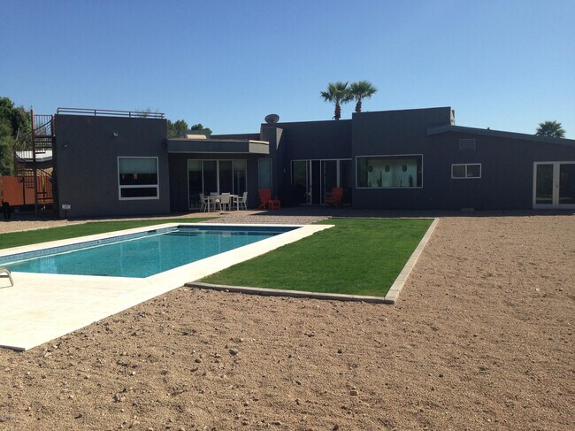 Foto del edificio - 4302 E St Joseph Way