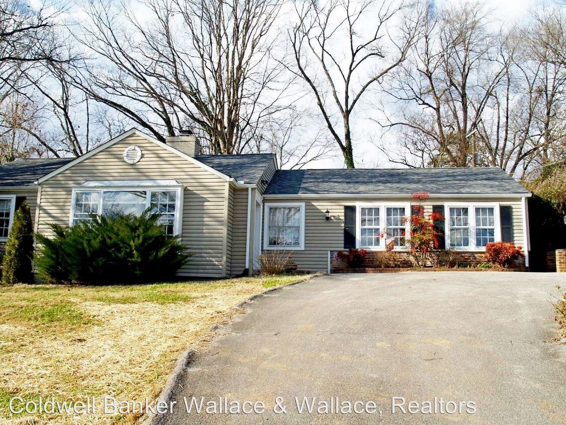 Primary Photo - 3 br, 2 bath House - 452 Circle Hill Drive