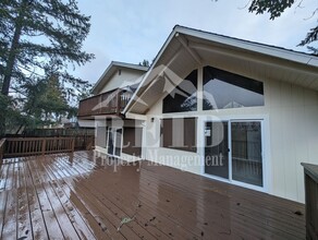 Building Photo - 671 E Creekside Dr