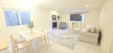 Building Photo - 2338 Chesterfield Av