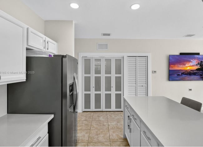 Building Photo - 3616 SE 2nd Dr