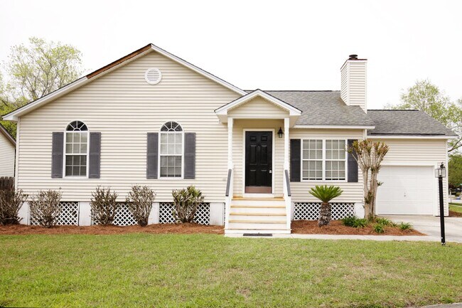 Foto del edificio - Available now. Beautiful fully renovated 3...