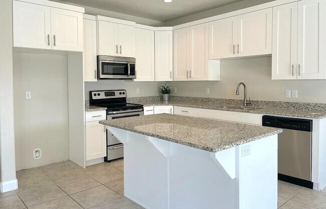 Building Photo - 3971 Bella Vista Dr