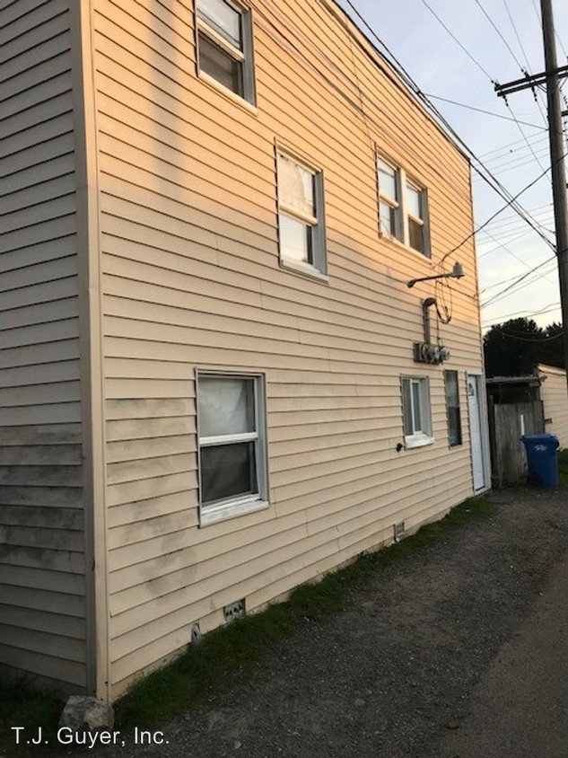 Primary Photo - 407-4075 W Magnolia St