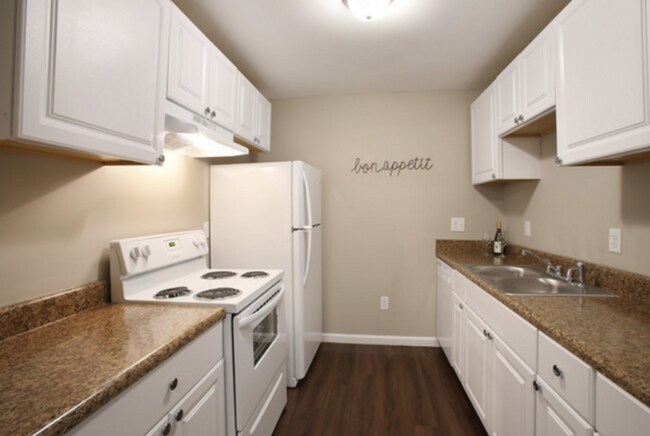 Foto del edificio - Beautiful Apartments under New Management at Hidden Pines