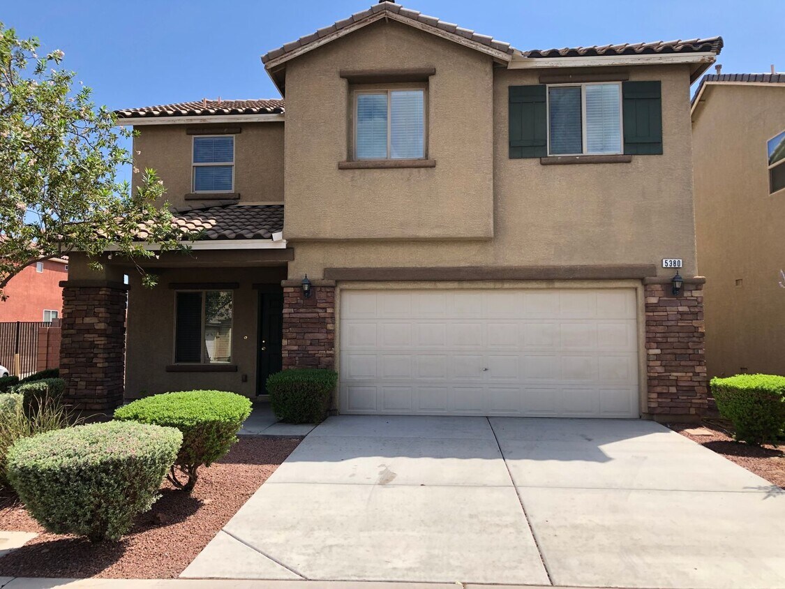Primary Photo - LARGE 4 BEDROOM, 2.5 BATH 2 STORY IN GATED...