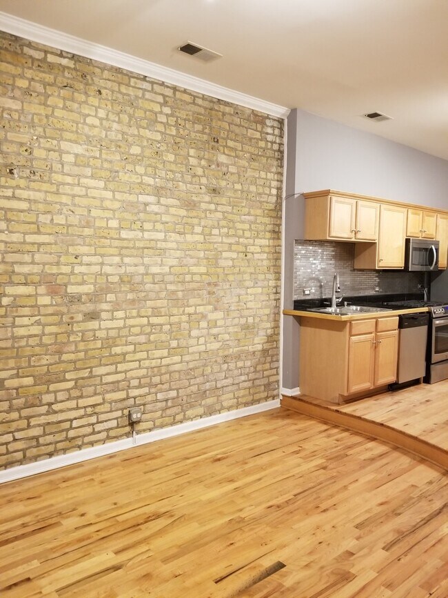 Foto del edificio - 533 N Ashland Ave