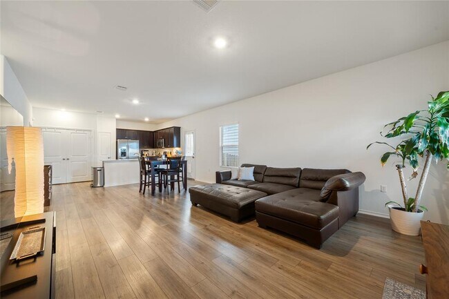 Foto del edificio - 14404 Berning Rd