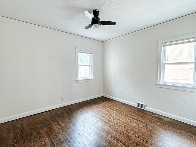 Foto del edificio - 2331 N 54th St