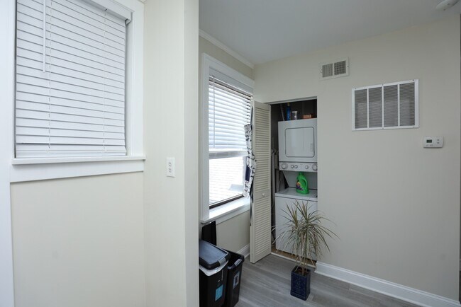 Foto del edificio - 3323 N Lakewood