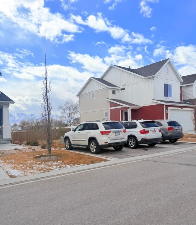 Building Photo - 3587 Grassland Dr