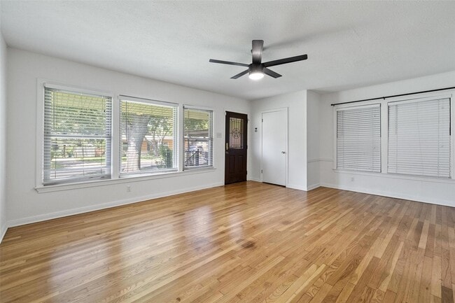 Building Photo - 1206 Larkwood Dr
