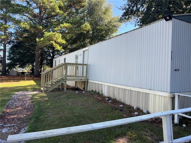 Building Photo - 4439 Betsy Ross Dr